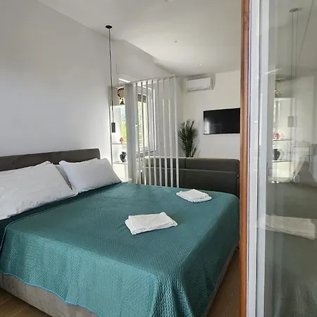 Apartamento Pino Marino - Old Town Flat With Balcony *